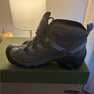 Keen gray and Black Hiking Boots with blue trim